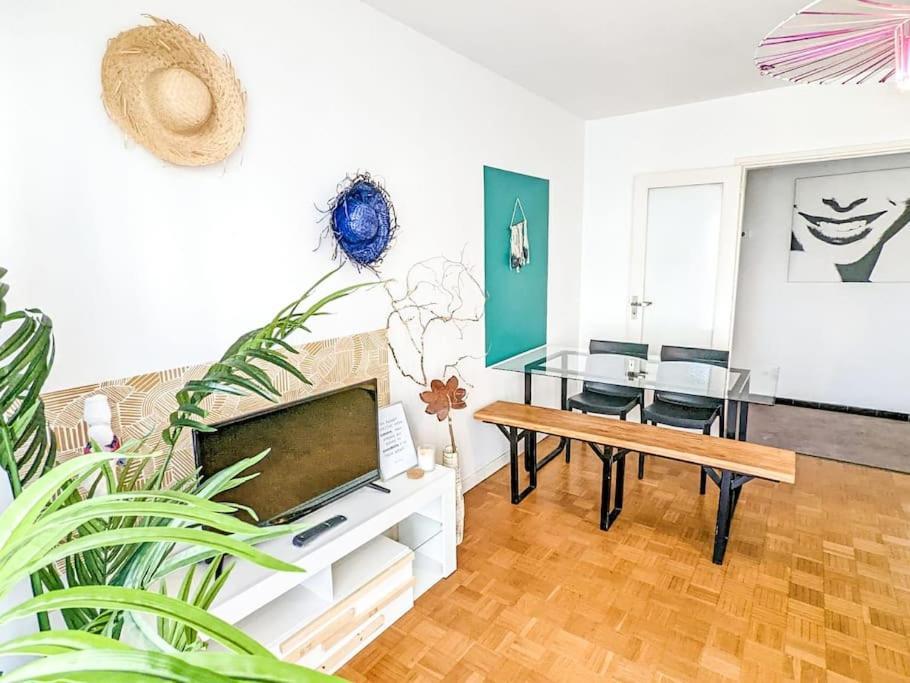 Cosy Spring 2Ch - Place Verdun - Stationnement Gratuit Pau Eksteriør billede